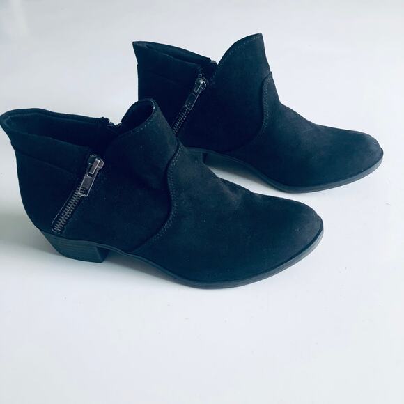 NEW American Rag ' AABBY' Women's 6 Faux Suede Bootie Black - Picture 3 of 8